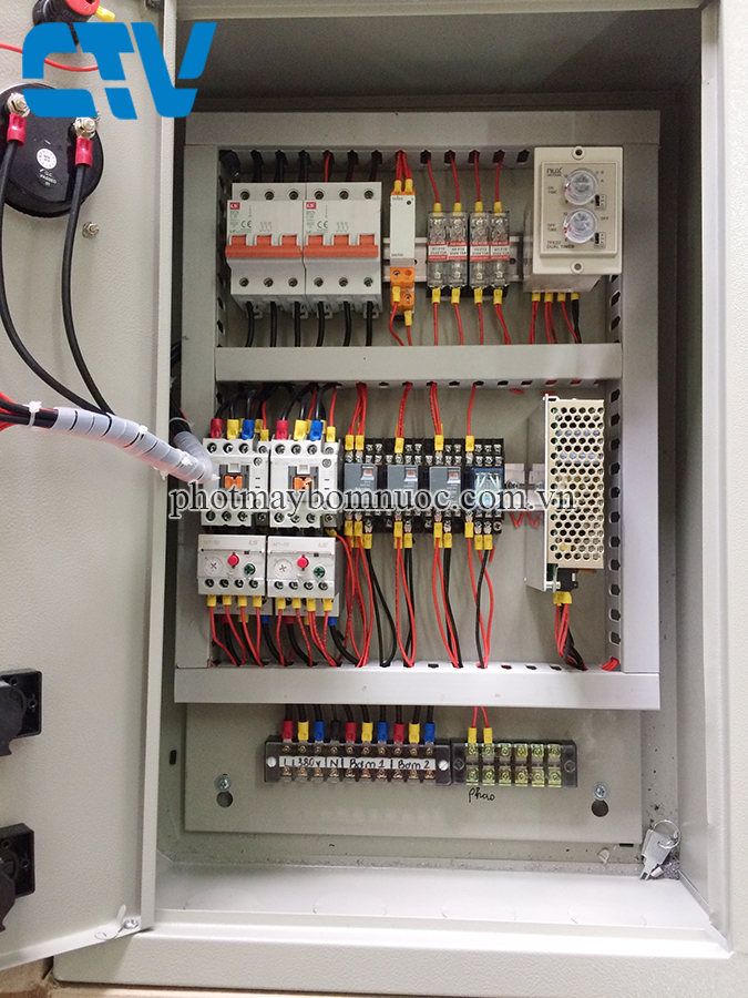 Tủ điện điều khiển và bảo vệ cụm máy bơm tăng áp 2 bơm